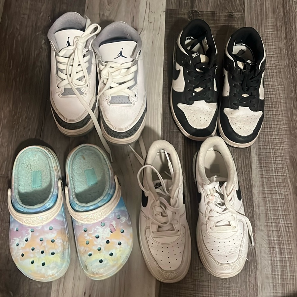 - Nike dunk size 3y only